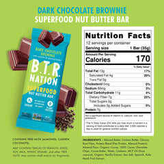 B.T.R. primer plano de chips de chocolate oscuro, beneficio sabor intenso