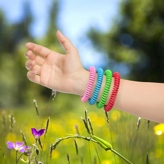 Detalle de textura de la pulsera BuggyBands que muestra elasticidad y comodidad