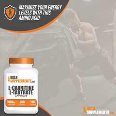 BulkSupplements cápsula en mano para escala, ventaja: referencia de tamaño real