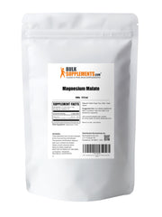 BulkSupplements envase junto a fruta para comparar tamaño y porción práctica