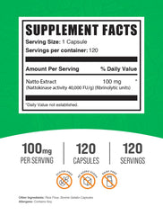 BulkSupplements primer plano de una cápsula de Nattokinase mostrando la forma y tamaño