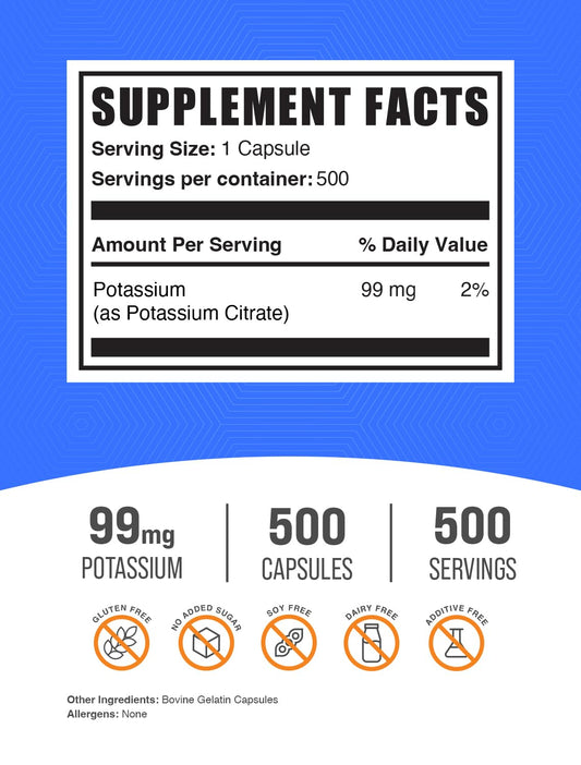BulkSupplements cápsula en mano demostrando tamaño fácil de tragar