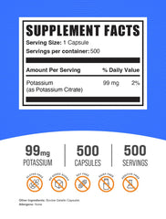 BulkSupplements cápsula en mano demostrando tamaño fácil de tragar