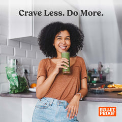 Bulletproof producto en cocina con batido saludable, estilo de vida funcional