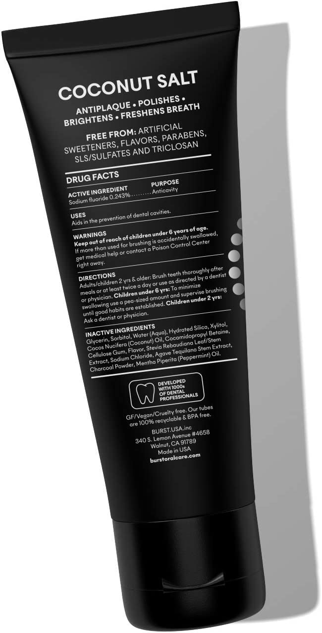 Burst ambientada en baño elegante sugiriendo uso diario agradable