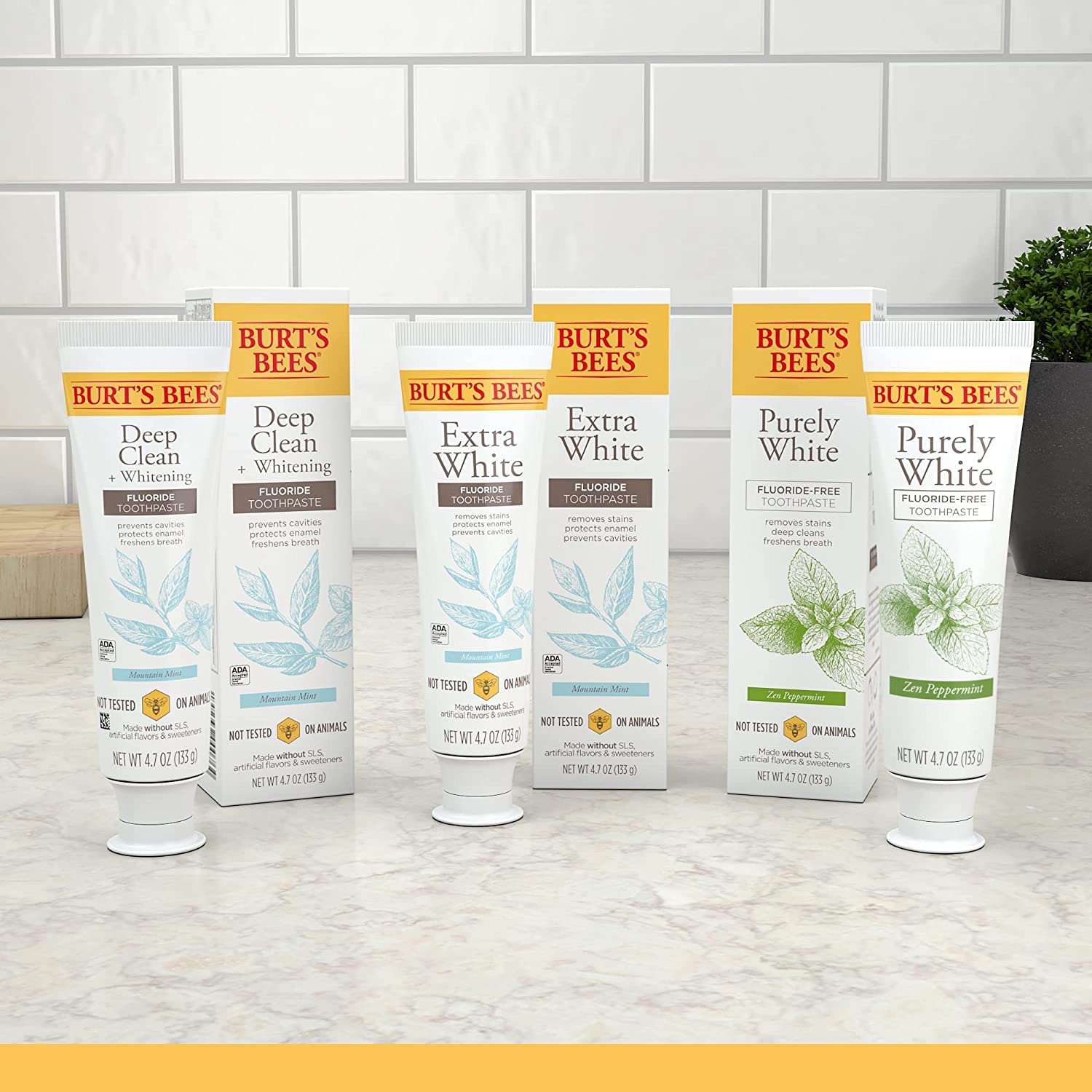 Burt's Bees comparación de dientes antes y después de manchas superficiales, beneficio mejora estética