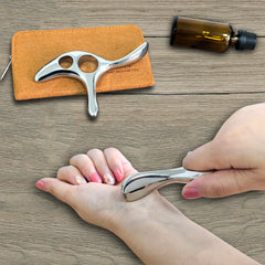 BYYDDIY en uso masajeando espalda, alivia tensión muscular efectiva