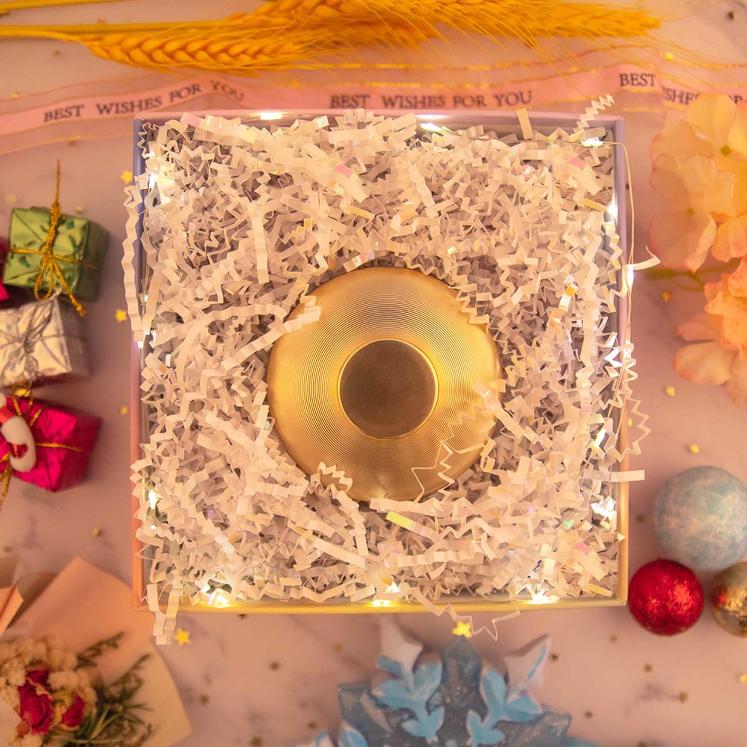 Caleihd ambientación de fiesta con cajas decoradas y relleno