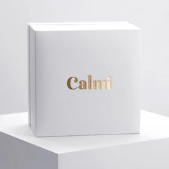 CALMI estilo lifestyle mano con accesorios coordinados
