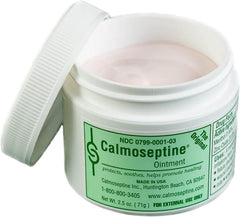 Calmoseptine frasco junto a objeto para comparar tamaño práctico