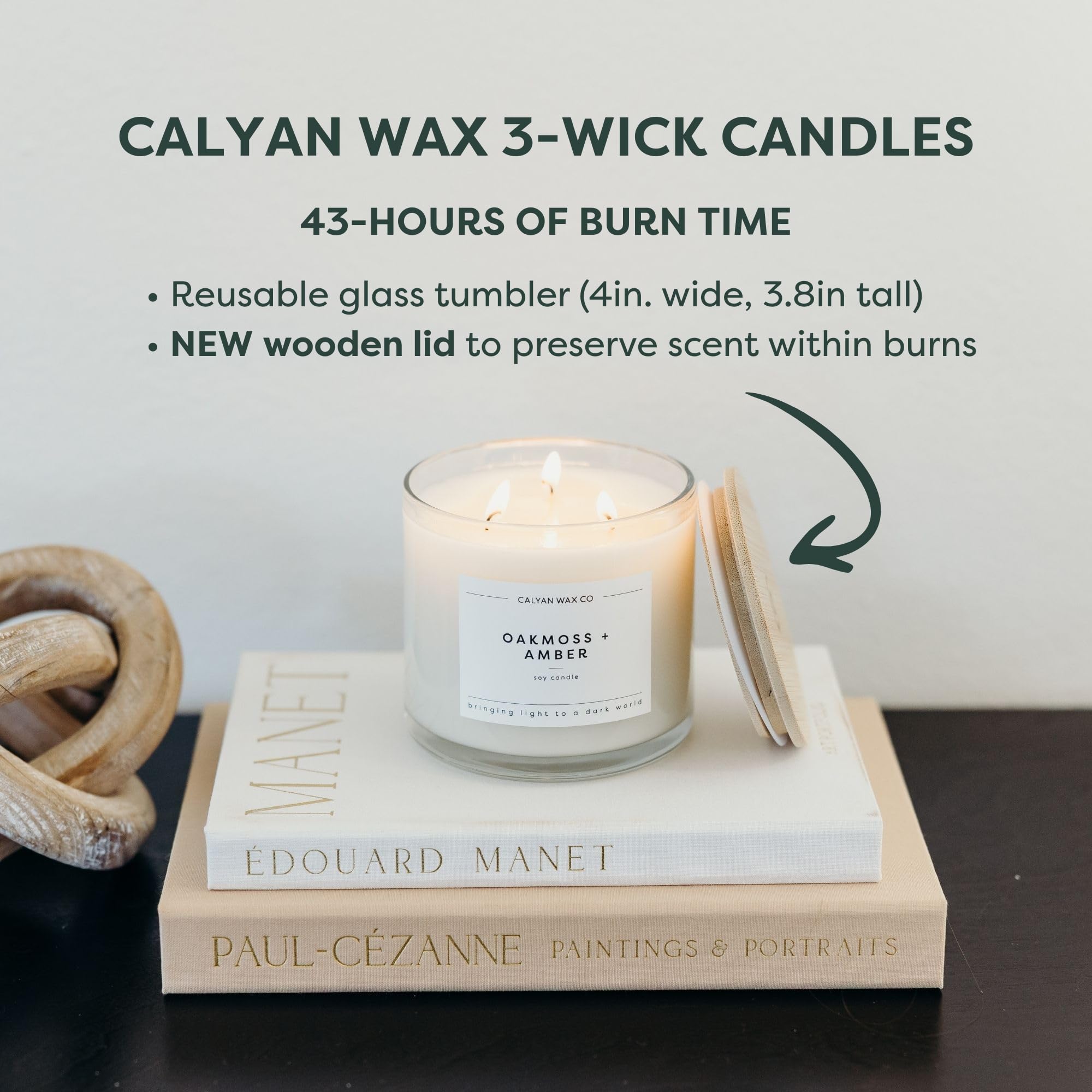 Calyan Wax Co. vela en salón creando ambiente acogedor y relajante