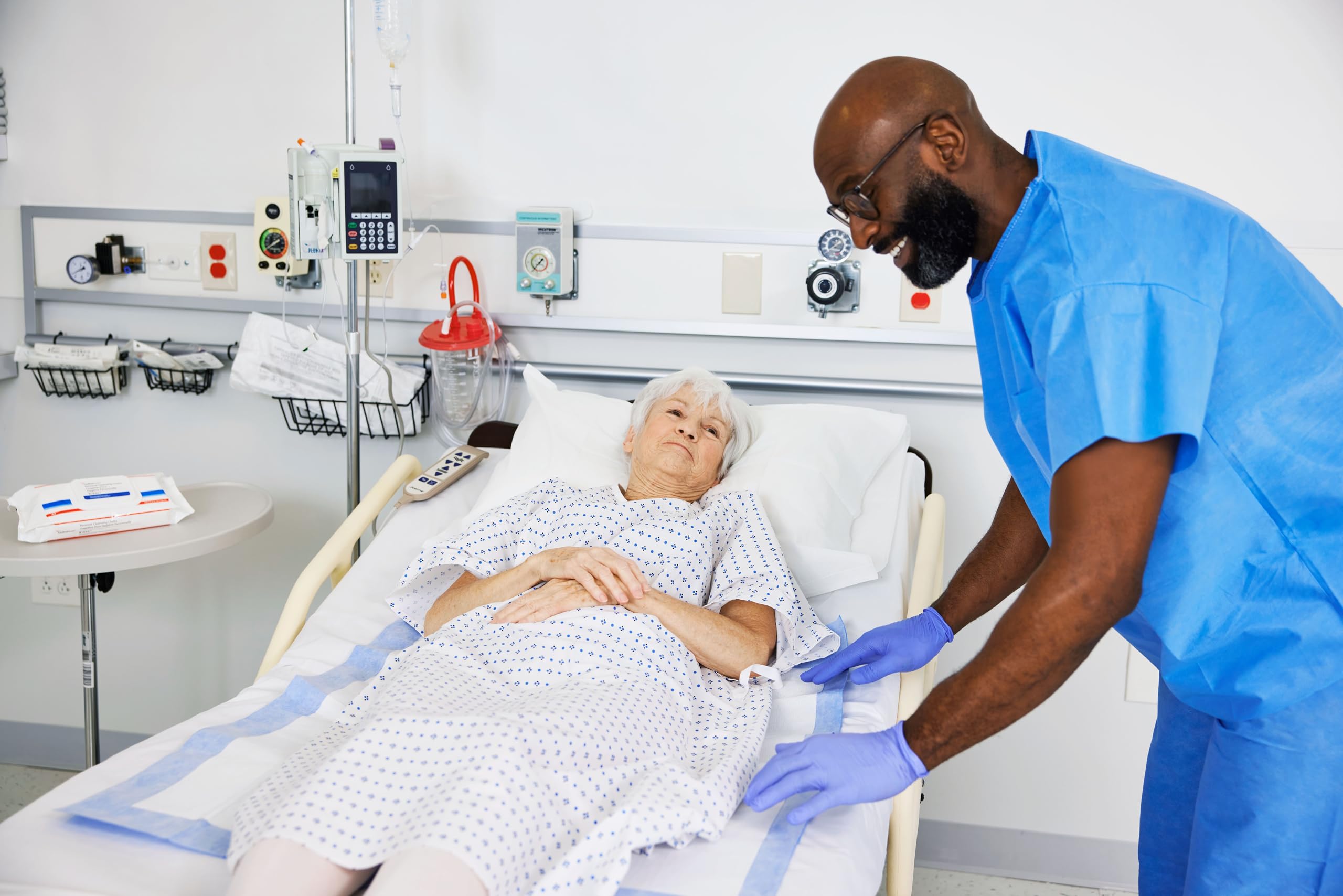 Cardinal Health almohadilla en cama protegiendo colchón y piel