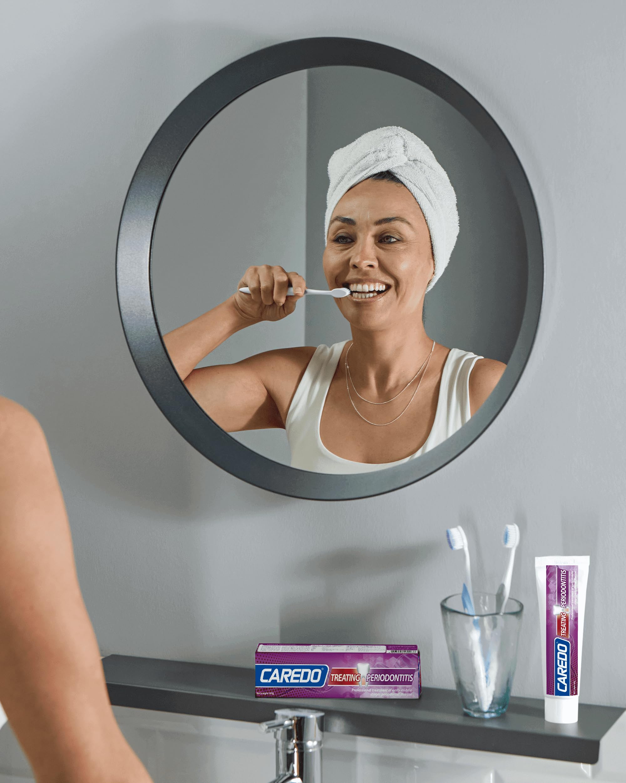 CAREDDO primer plano del ingrediente hidroxiapatita y refuerzo dental