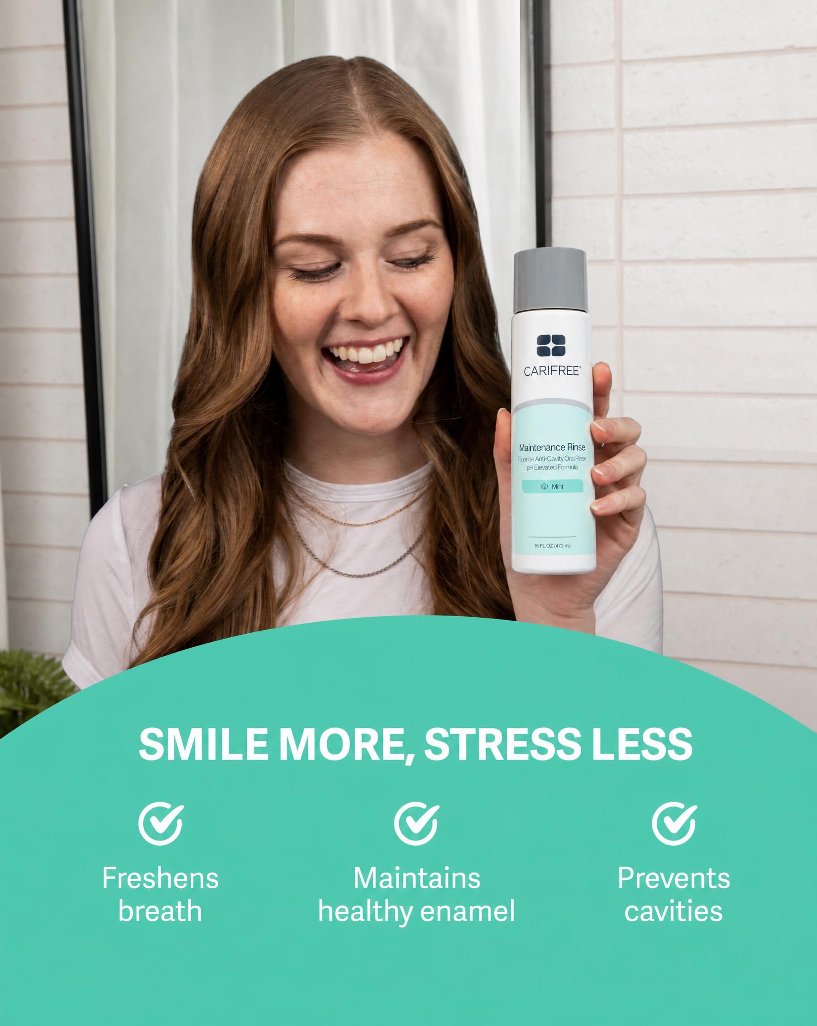 Rutina de higiene con CariFree junto a cepillo y hilo dental