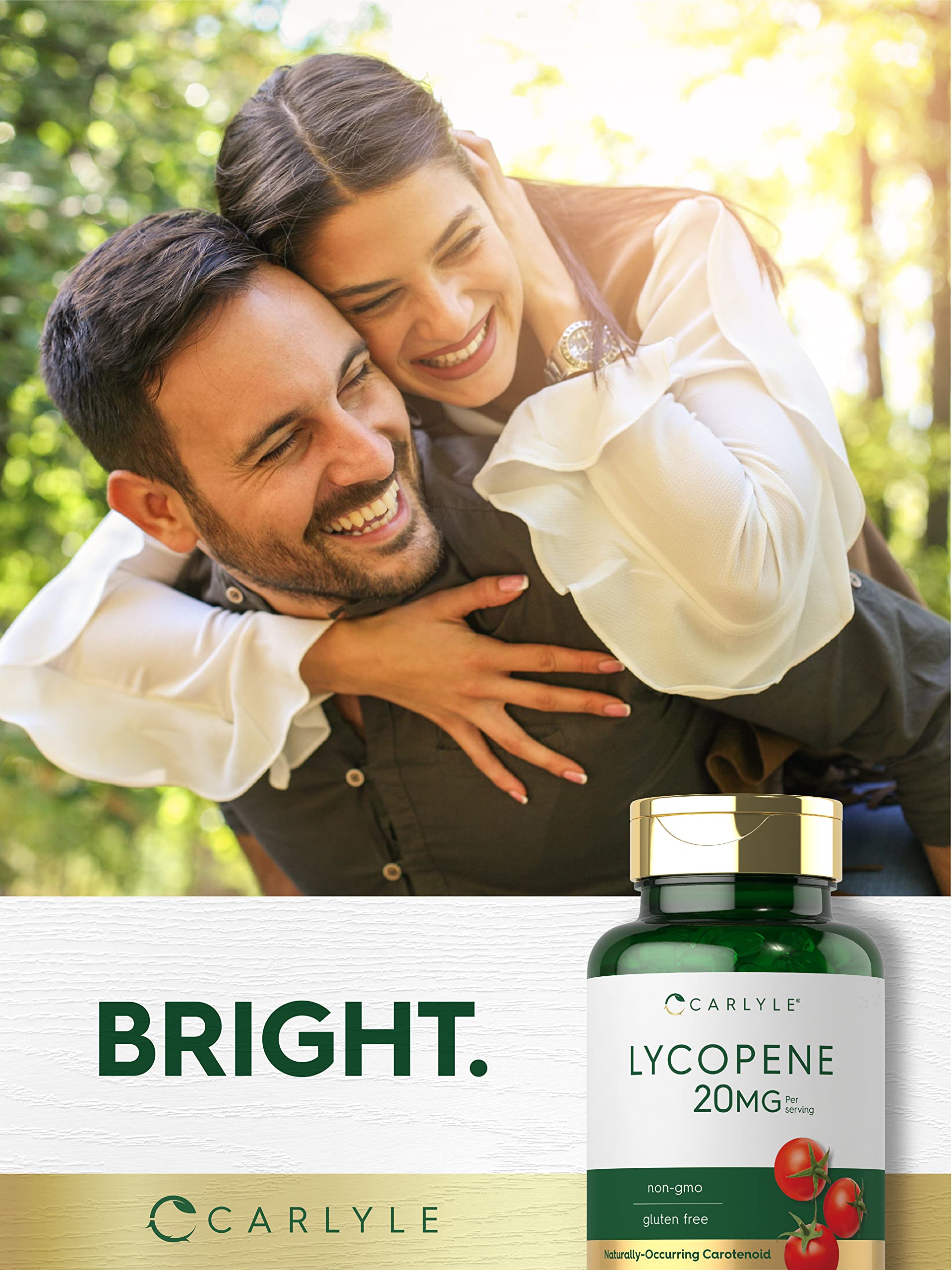 Carlyle softgel en mano listo para tomar con agua