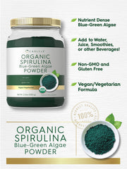 Carlyle spirulina mezclada en batido para un aporte vegetal inmediato