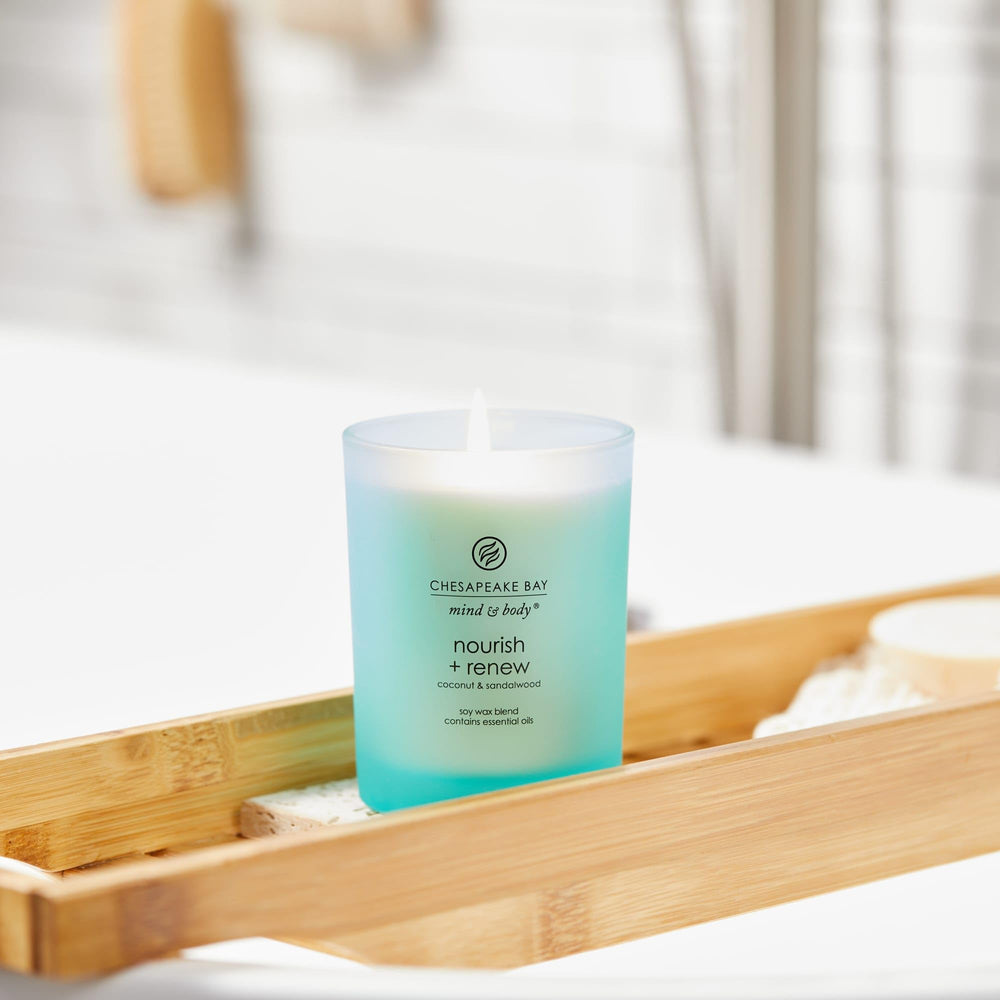 Chesapeake Bay Candle en ambiente de baño tipo spa, crea sensación relajante y renovadora