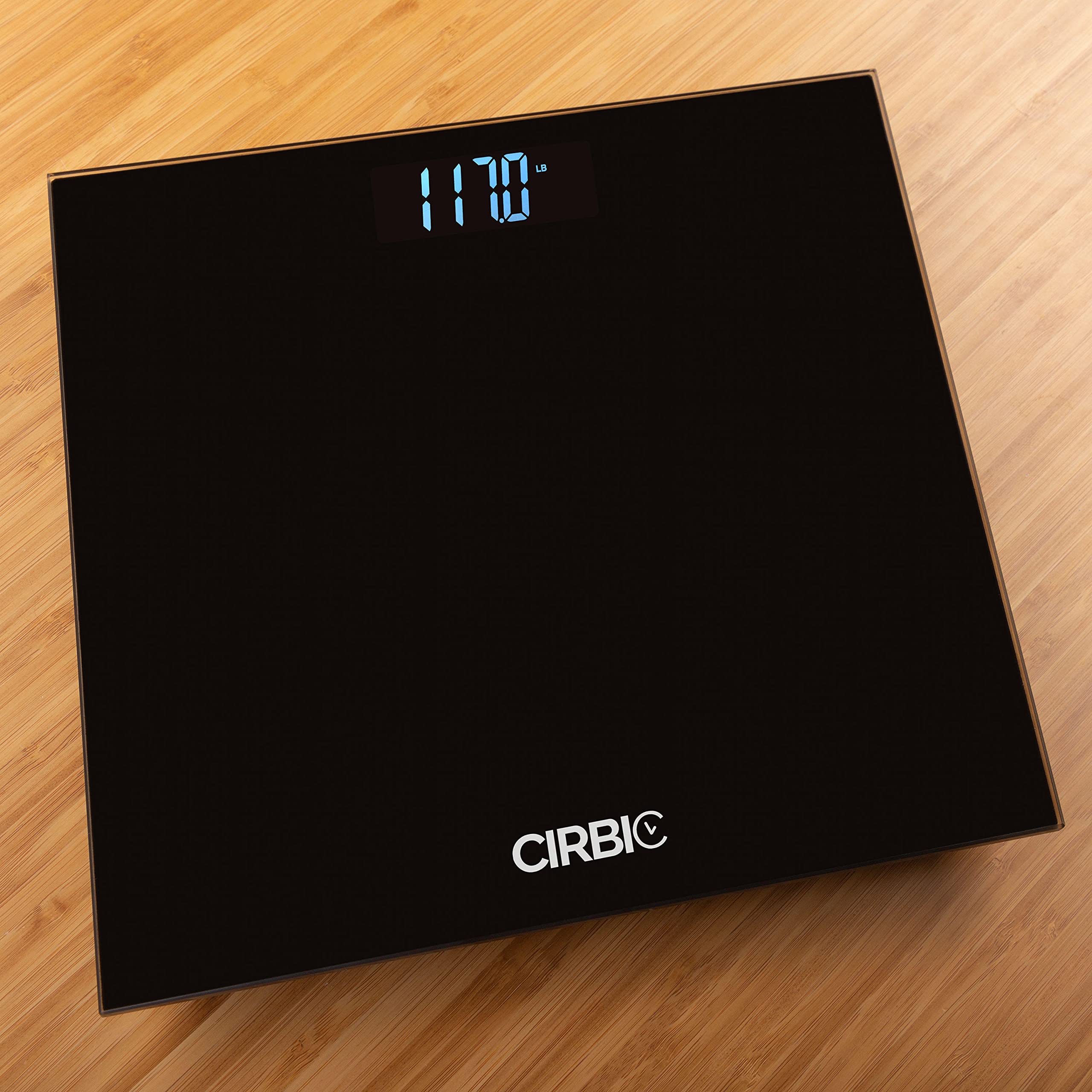 Comparación de tamaño Cirbic 11x11 pulgadas mostrando escala y uso en hogar