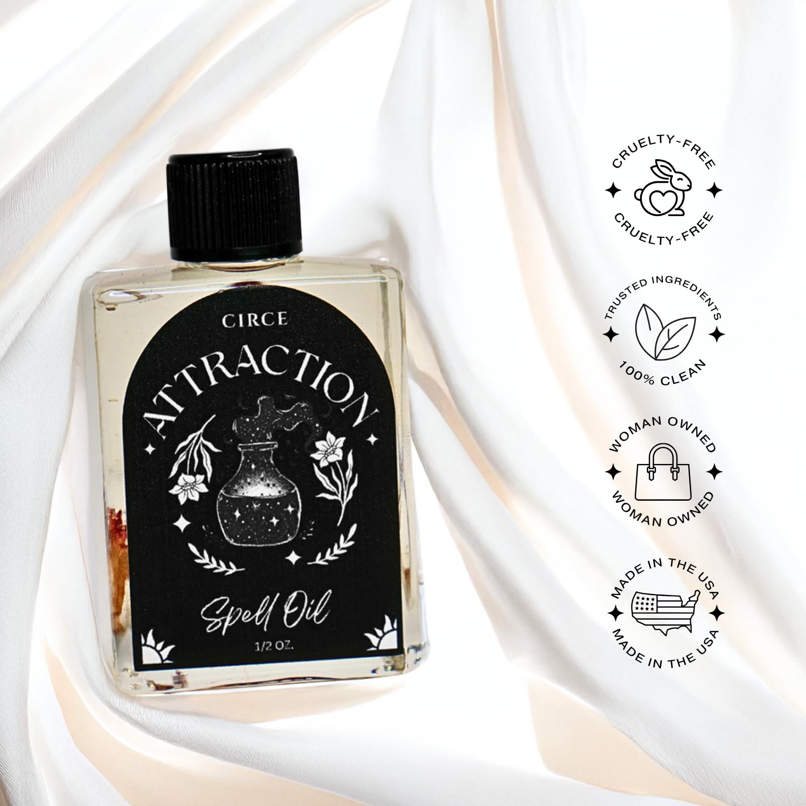 CIRCE aceite usado en un altar con velas, favorece ambiente ritual