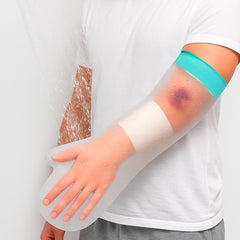 CIVJET funda junto a un brazo para comparar tamaño y ajuste