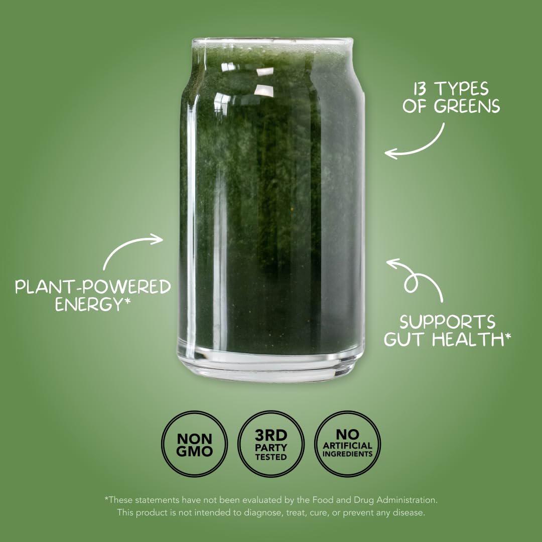 Clean Simple Eats vaso mezclado con hielo demostrando aspecto apetecible y refrescante