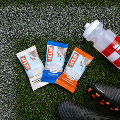 CLIF Bar en mesa de picnic como snack, conveniencia para actividades