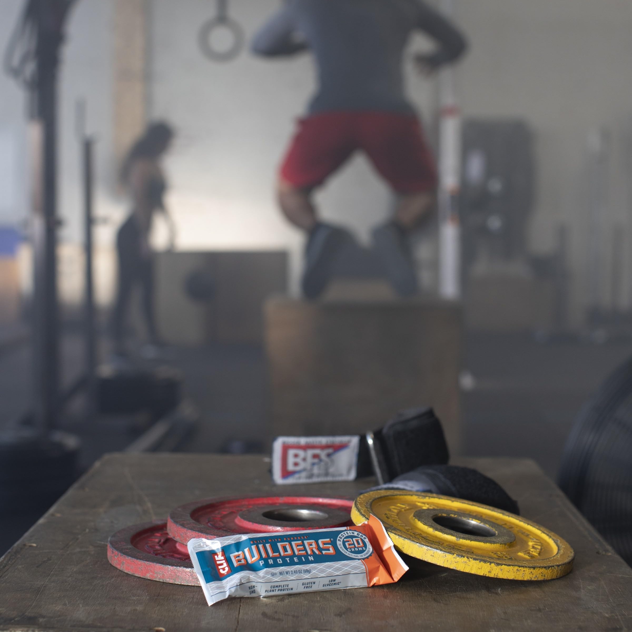 CLIF Bar en picnic al aire libre, opción energética para aventuras activas