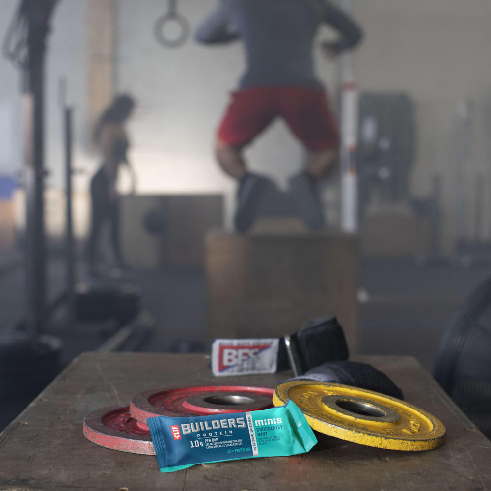 Clif Builders barrita dentro de mochila de gimnasio lista para usar