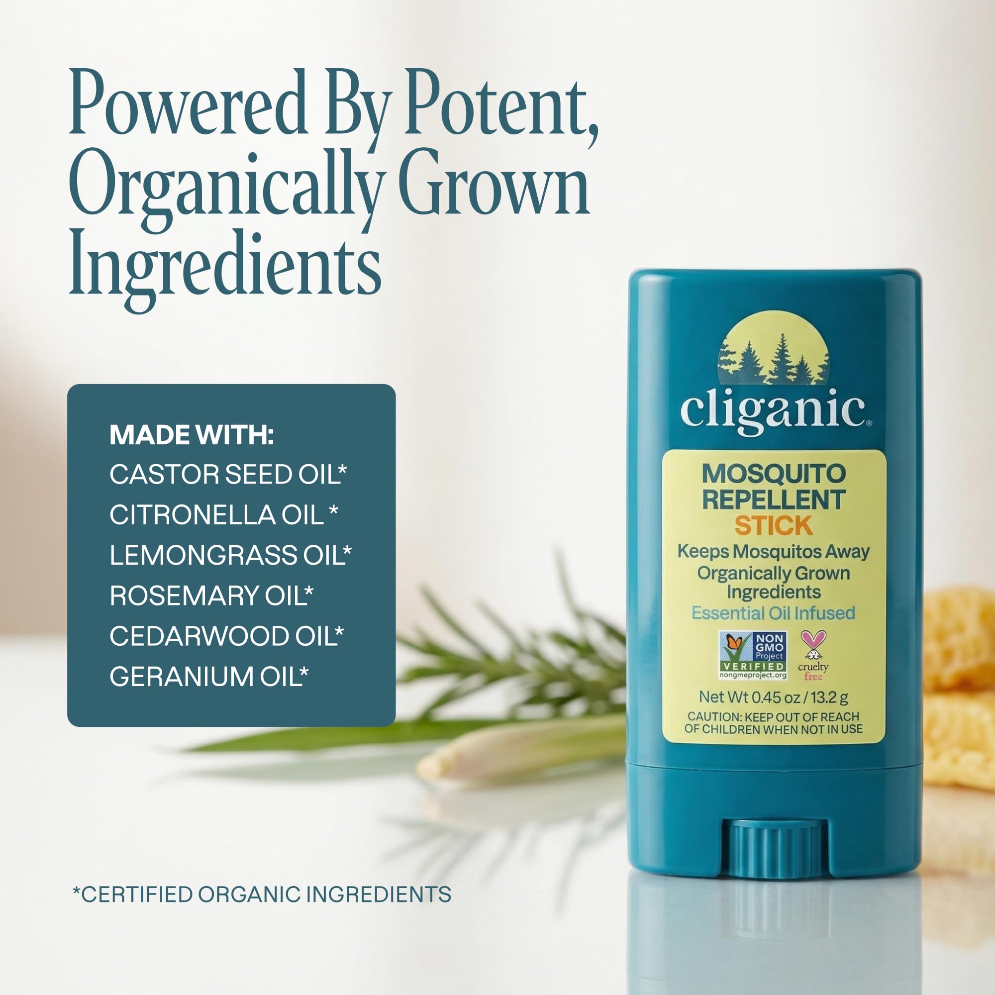 Cliganic stick en mano para ver escala y facilidad de transporte