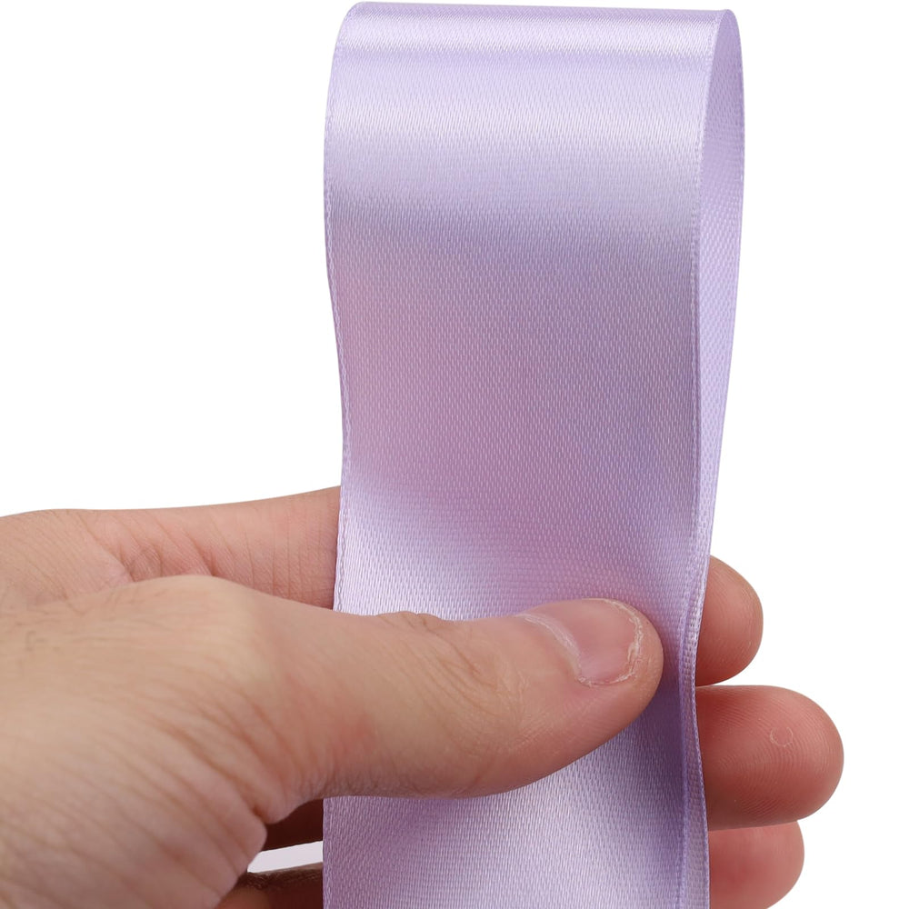 Clmentp cinta lavanda usada en paquete regalo mostrando acabado pulcro