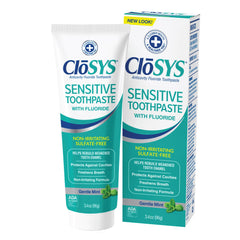 CloSYS pasta dental viaje frontal mostrando packaging y facilidad de transporte