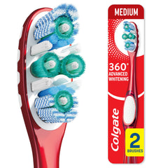 Colgate cepillo frontal en empaque mostrando el pack de dos y beneficio práctico
