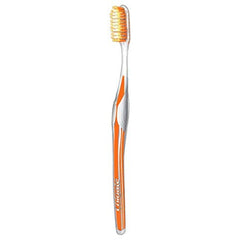 Colgate cepillo en baño moderno, uso diario y comodidad