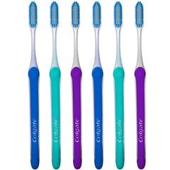 Colgate cabezal cerca que muestra diseño compacto y limpieza precisa