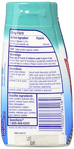 Colgate persona cepillando con sensación Icy Blast y aliento fresco