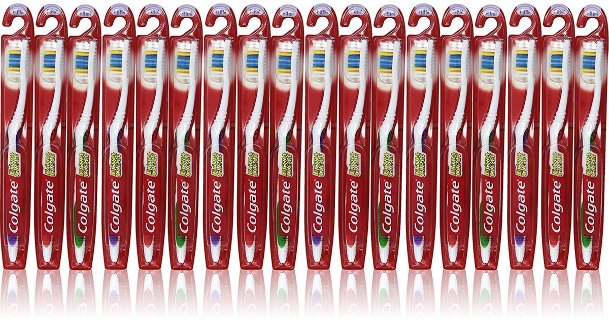 Colgate cepillo frontal mostrando cerdas y limpieza precisa
