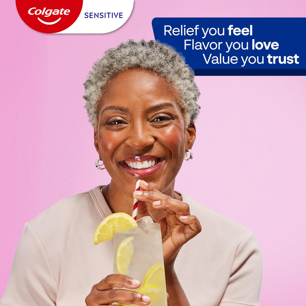 Colgate gel sobre cepillo ilustrando aplicación y limpieza eficaz