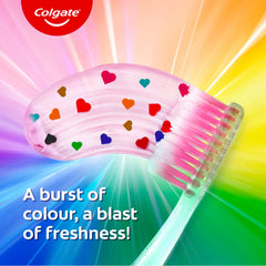 Colgate MaxFresh junto a regla y moneda mostrando el tamaño práctico