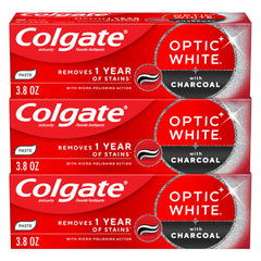 Colgate Optic White Charcoal frontal pack mostrando tres tubos, beneficio blanqueador