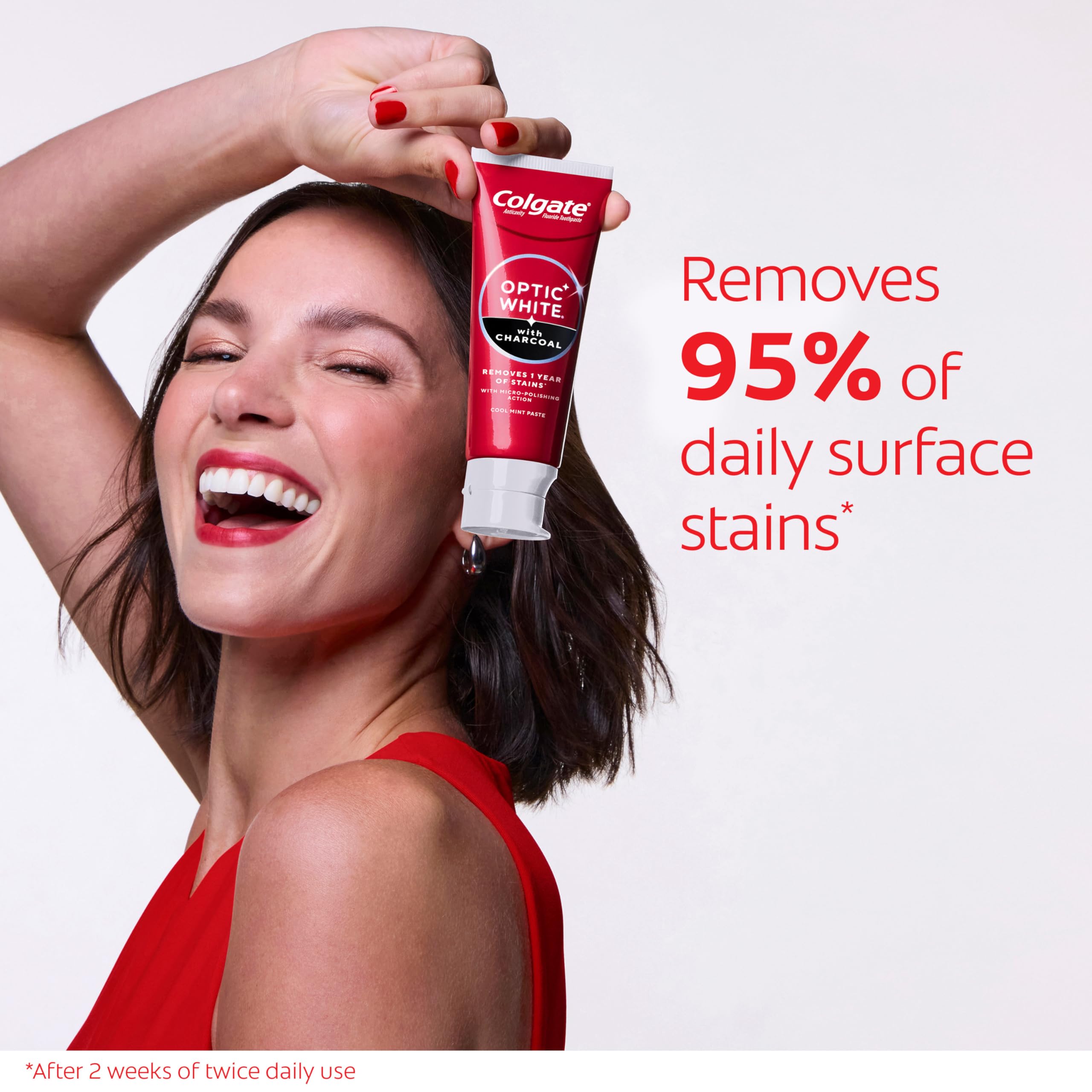 Colgate Optic White Charcoal textura de pasta negra con vetas blancas, beneficio pulido