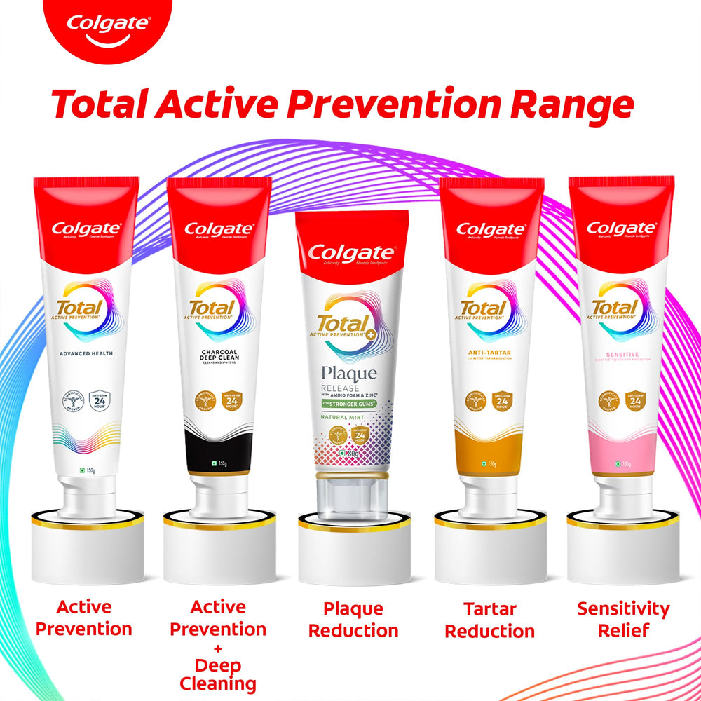 Colgate tubo en baño moderno mostrando uso diario conveniente