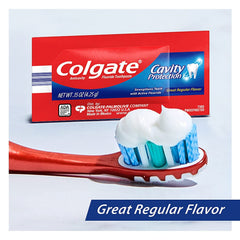 Colgate detalle de la textura de la pasta que facilita la limpieza