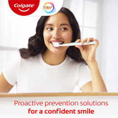 Colgate textura de la pasta con brillo y consistencia para limpieza eficaz