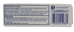 Colgate Total persona usando la pasta en viaje para sensación de frescura