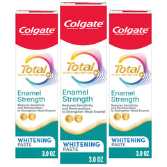 Colgate Total primer plano del empaque frontal mostrando protección y beneficio