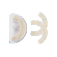 Coloplast Brava tira junto a piel modelo mostrando su flexibilidad protectora
