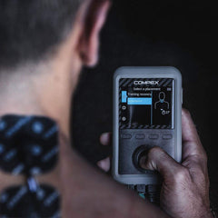 Compex Performance 3.0 comparación de tamaño portátil para llevar a entrenar