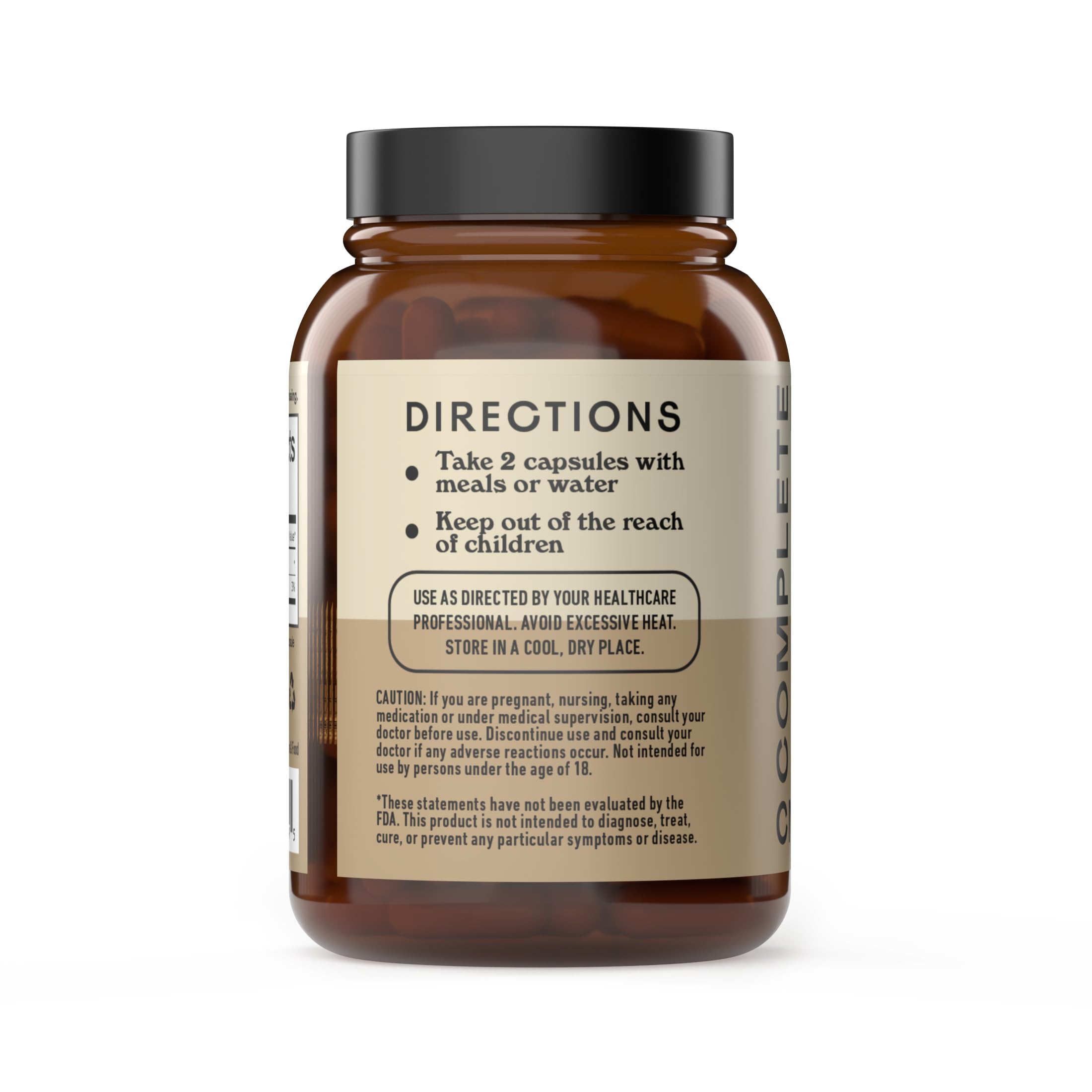Complete Natural Products cápsulas en mano para mostrar tamaño y conveniencia portátil