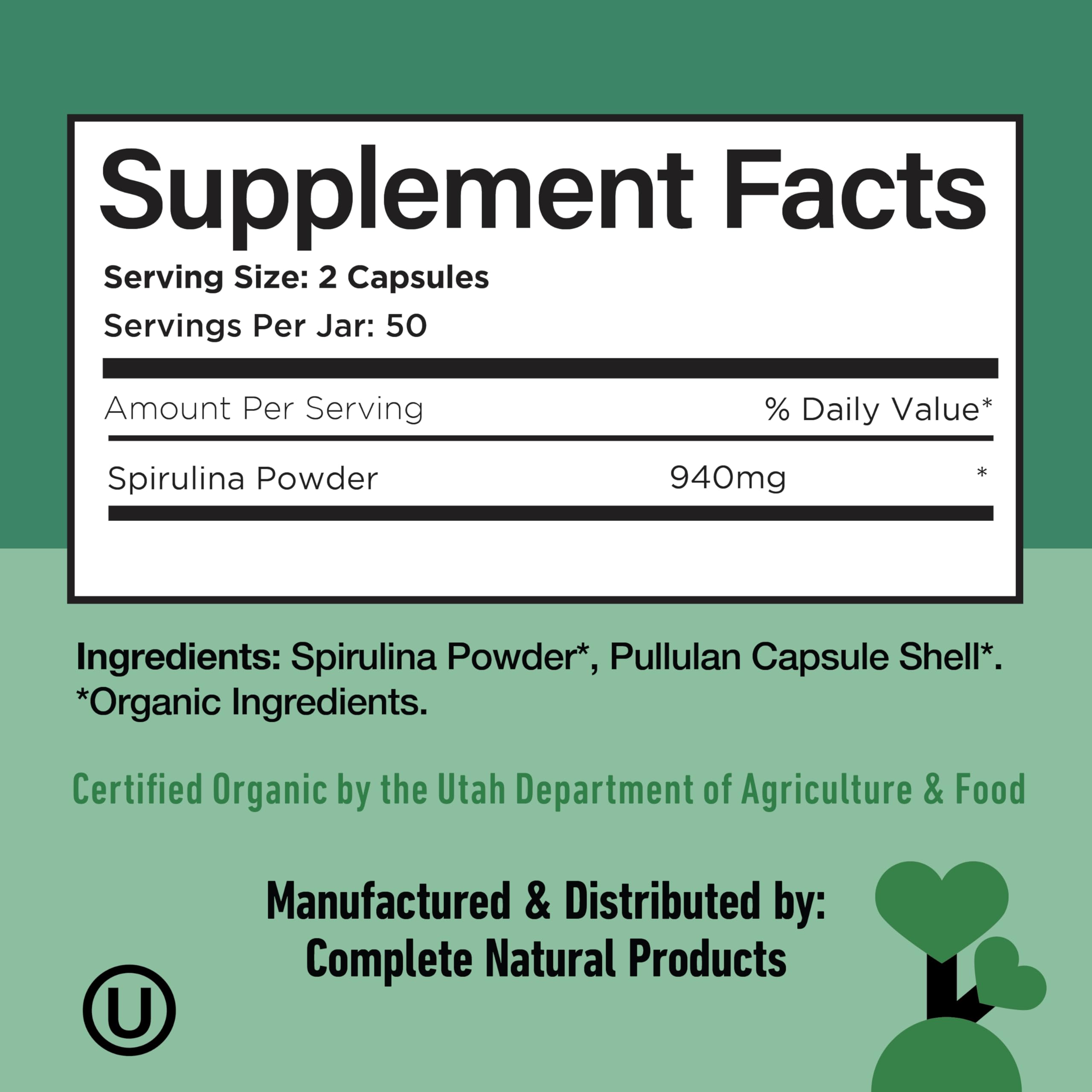 Complete Natural Products cápsulas en mano, dosificación y tamaño práctico