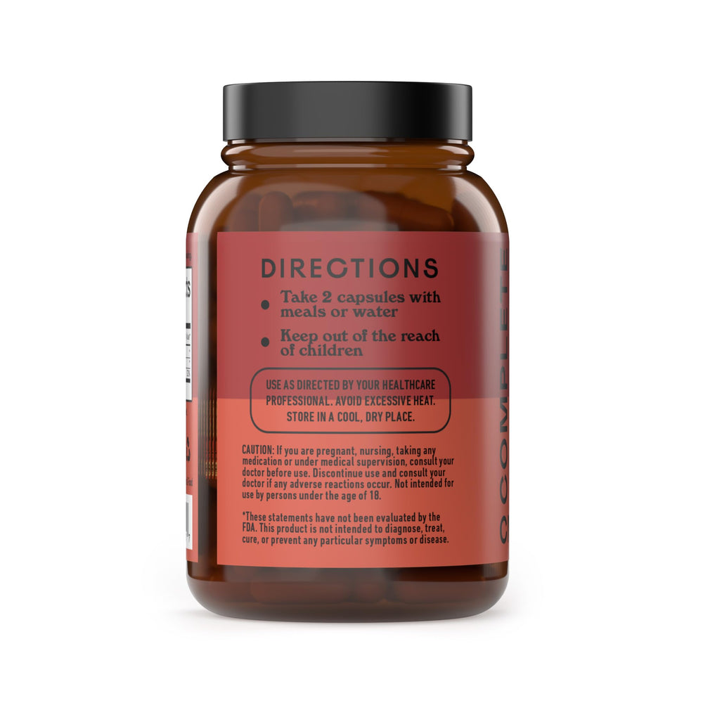 Complete Natural Products envase abierto con cápsulas, enfatizando conveniencia diaria